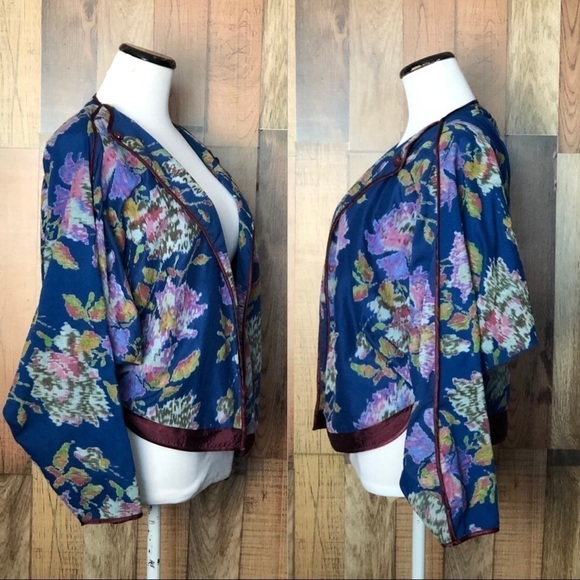 Kimchi Blue Floral Abstract Kimono Jacket Medium Dolman Sleeve Boho Chic - Picture 3 of 7